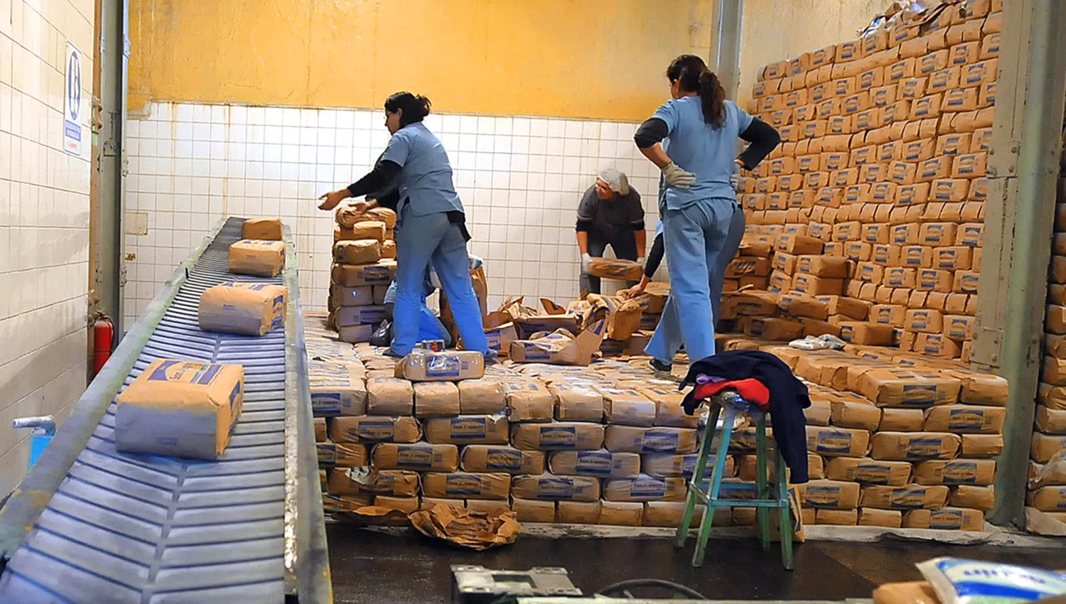 INDUSTRIA AZUCARERA. El interior de una fraccionadora de azúcar tucumana. LA GACETA / FOTO FRANCO VERA