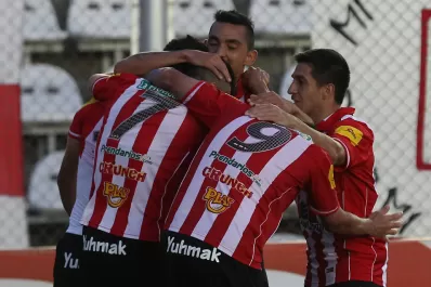 Mirá la nueva camiseta que San Martín estrenará esta noche