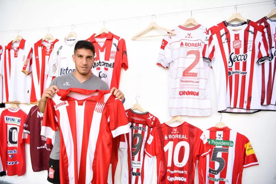 CON TODA LA CONFIANZA. Costa jugará como titular e intentará darle al equipo el fútbol que le faltó en las primeras fechas. “Confío en que las cosas saldrán bien”, dijo. la gaceta / foto de DIEGO ARAOZ