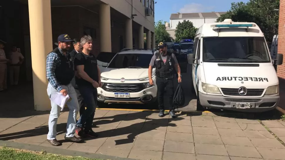 ESPOSADO. El ex vicepresidente Boudou fue detenido en su departamento y quedó alojado en el penal de Ezeiza.  