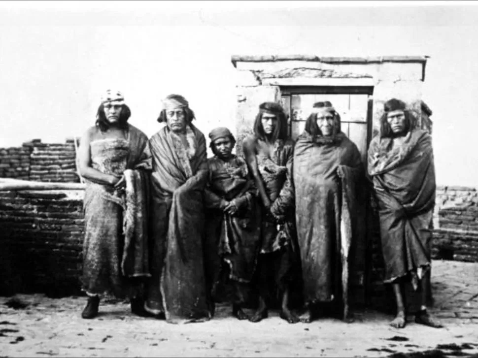 LA OBRA. La autora ofrece una mirada amplia y documentada de nuestros orígenes como continente habitado.  