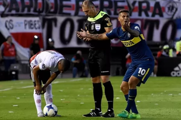 El VAR podría haber ayudado a Pitana en el Superclásico