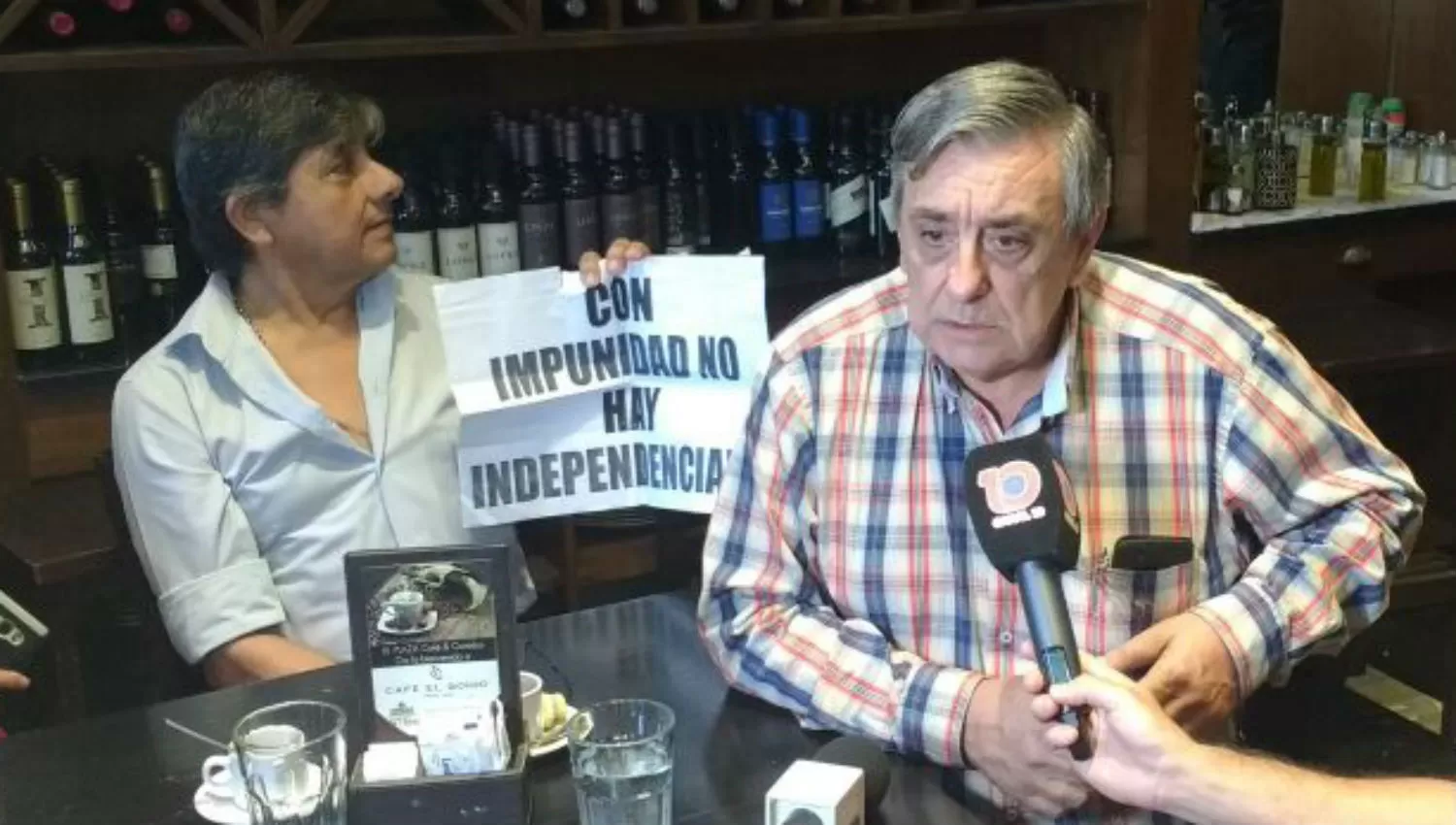 A LA ESPERA. Alberto Lebbos brindó esta mañana una conferencia de prensa. Reclama que se ponga fecha al juicio oral para sentar en el banquillo de acusados  a funcionarios. LA GACETA / JUAN MANUEL ROVIRA VÍA MÓVIL