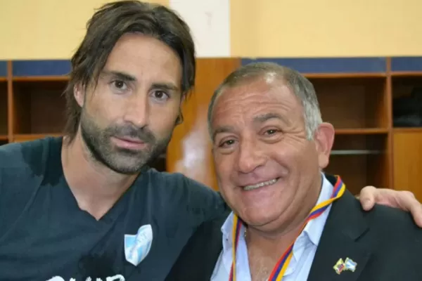 Ecuador insiste con el pedido de salida del embajador Luis Juez de Quito