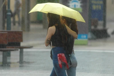 Salí con paraguas ¿Hasta cuándo se quedarán las lluvias en Tucumán?