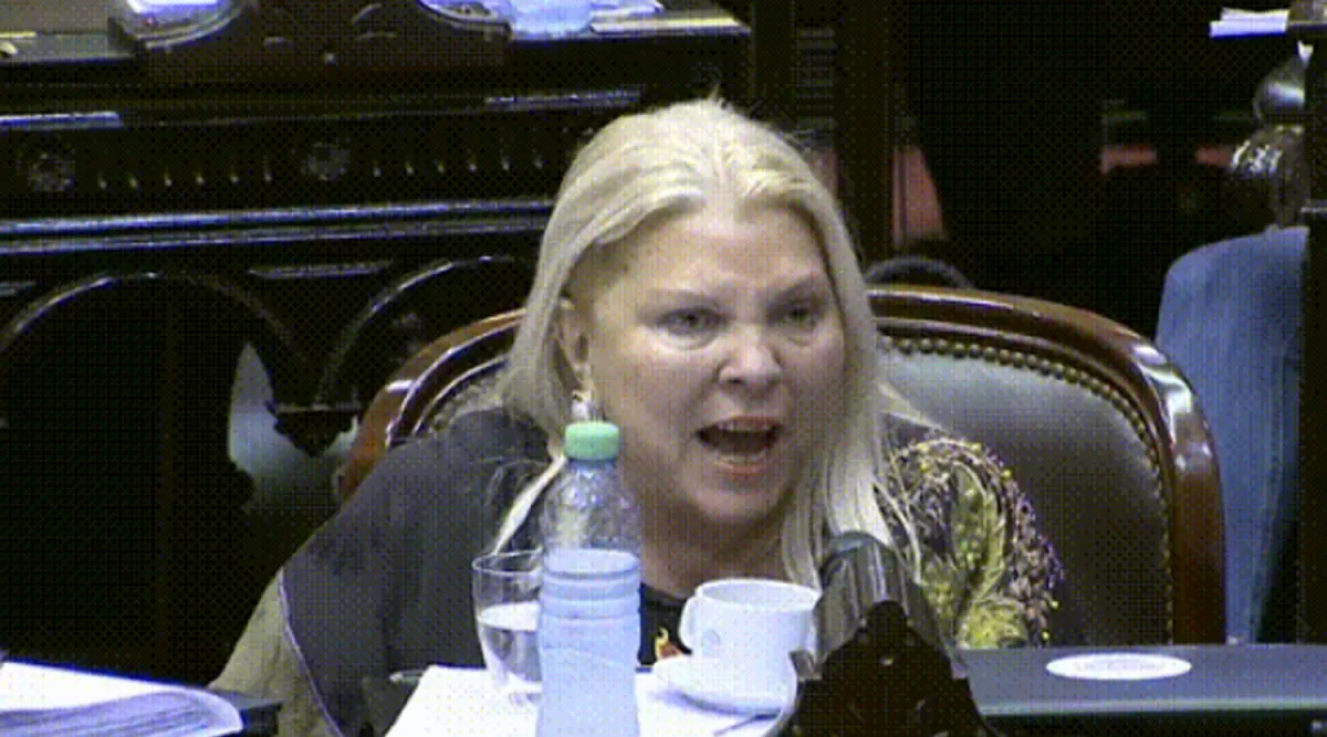 ELISA CARRIÓ EN LA SESIÓN. CAPTURA DE VIDEO