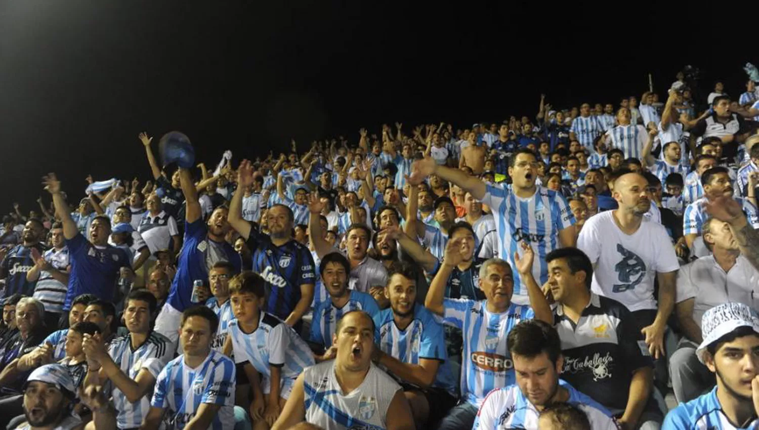 HINCHADA. Los Decanos coparán las tribunas de Formosa. ARCHIVO