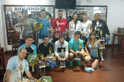 Malek y Albornoz festejaron en la final de Segunda en El Galpón
