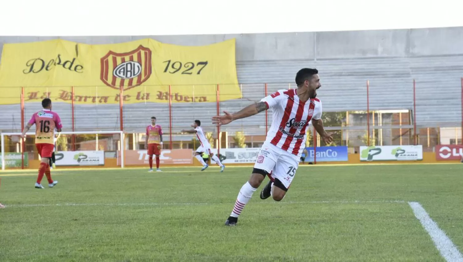 GOL Y FESTEJO. San Martín logró un triunfo clave en Corrientes. (@CASOficial)