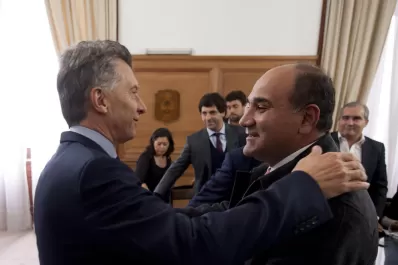 Los 10 conflictos que complican la relación entre Manzur y Macri
