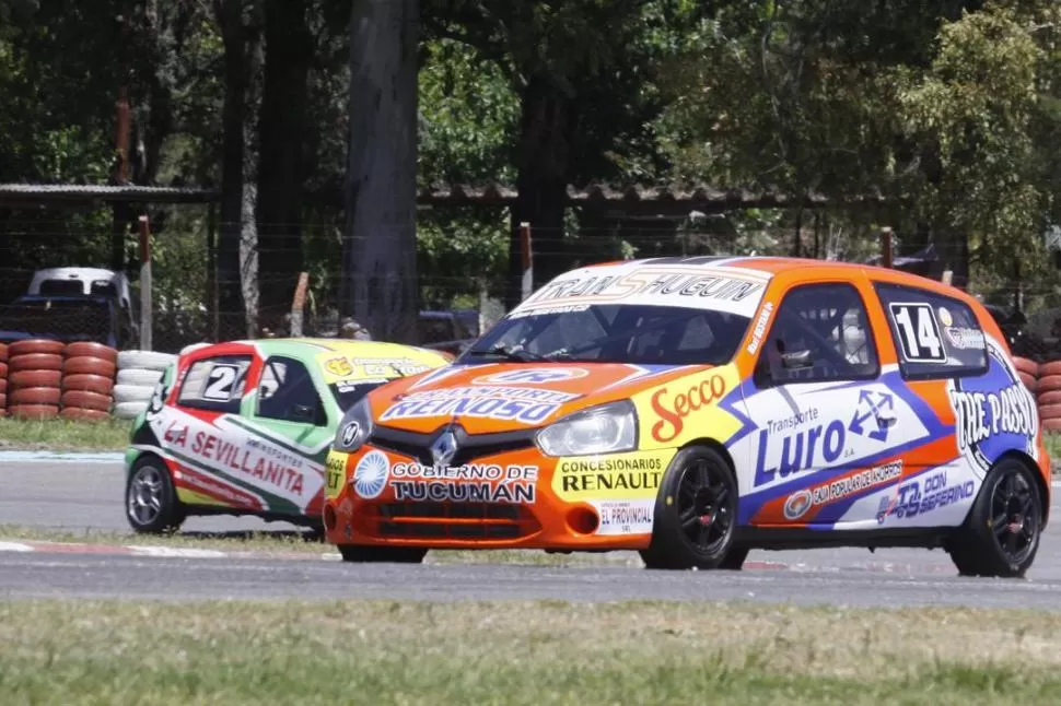 JUNTOS. En la serie Bestani (con el 14) y Ortega (con el 2) tuvieron un buen rendimiento. “Pabloso” no pudo seguir feliz ya que su Renault Clio no superó la revisión. gentileza marcelo ranea