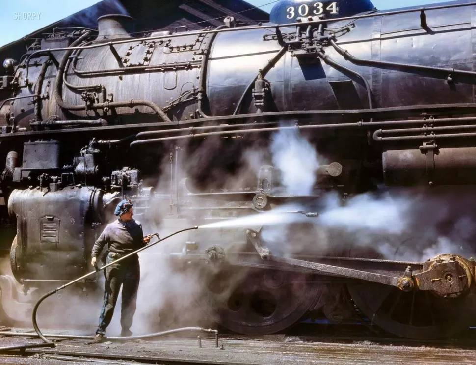 EN 1943. Coviello ponderaba el desarrollo industrial y el nivel de vida de los obreros de EEUU, pero también condenaba las muestras de racismo. 2.bp.blogspot.com