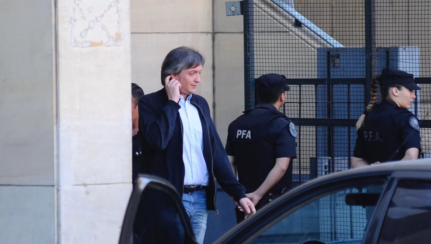 EN LOS TRIBUNALES DE COMODORO PY. Máximo Kirchner se mostró visiblemente más delgado. FOTO TOMADA DE CLARIN.COM