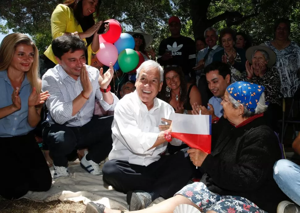 LISTO PARA VOLVER. Todos los sondeos favorecen a Piñera. reuters