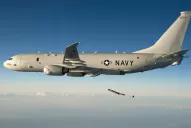 Cómo es el P-8A Poseidón, el avión más moderno de EE.UU. que busca al ARA San Juan
