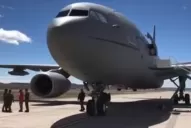 La búsqueda del submarino: un avión militar británico aterrizó en la Argentina por primera vez desde Malvinas