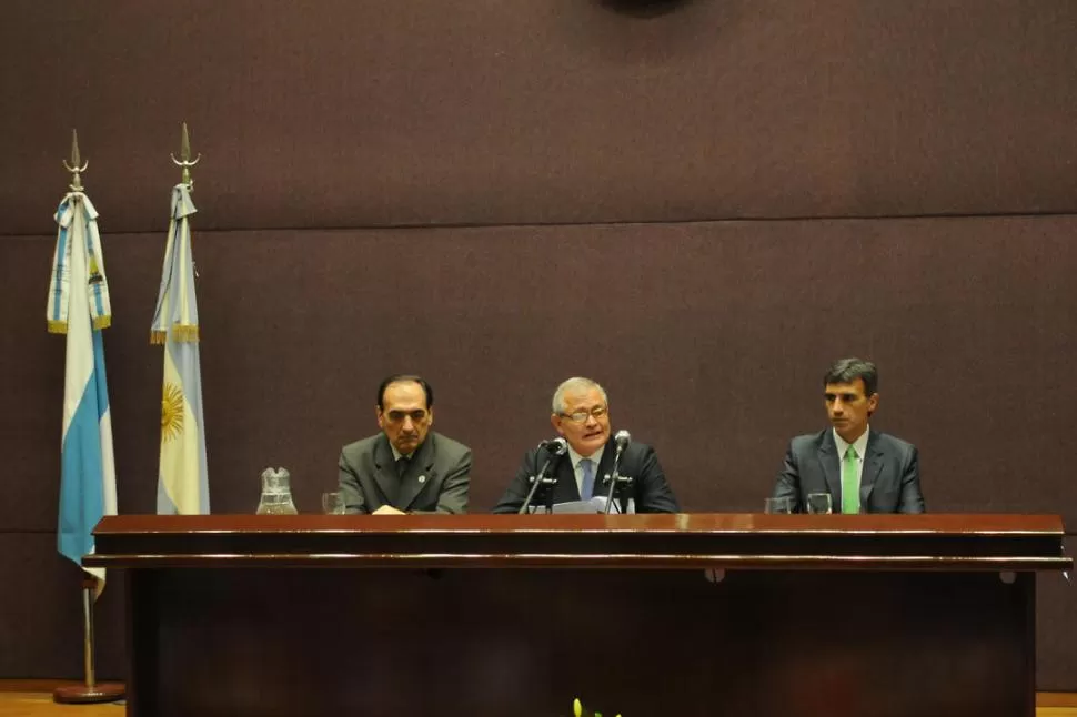 AUTORIDADES DEL COLEGIO DE ABOGADOS. Juan Musi, Marcelo Billone y Guillermo Arévalo el 29 de agosto. la gaceta / foto de analia jaramillo