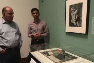 En Los Angeles, Manzur visitó una muestra de fotógrafos argentinos en el museo Paul Getty