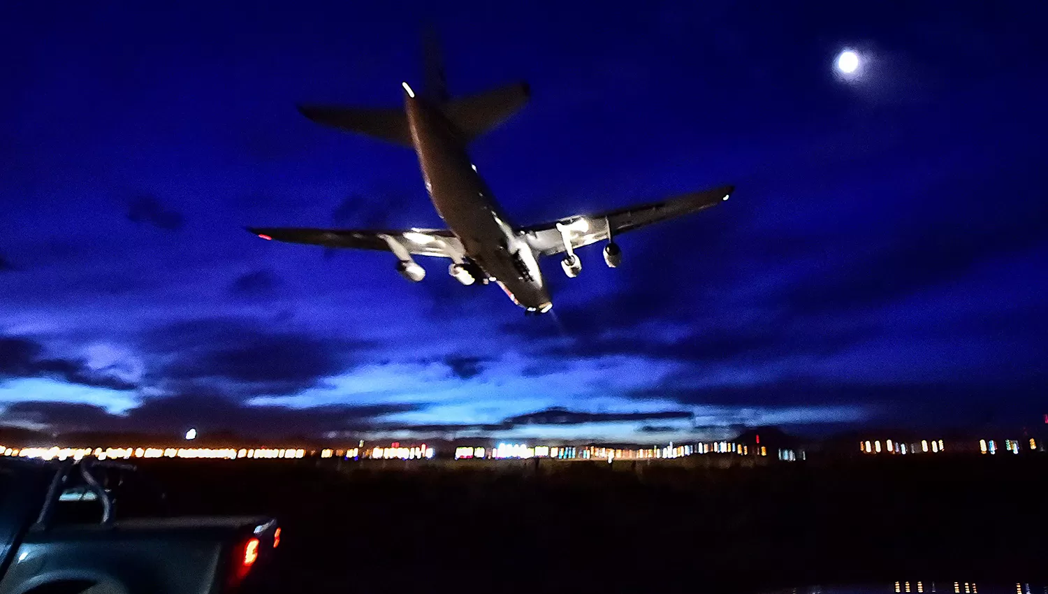 El momento en el que el avión llegaba a suelo argentino. TÉLAM