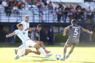 Atlético dejó escapar dos chances claras de gol y Estudiantes, que fue más, le ganó al final