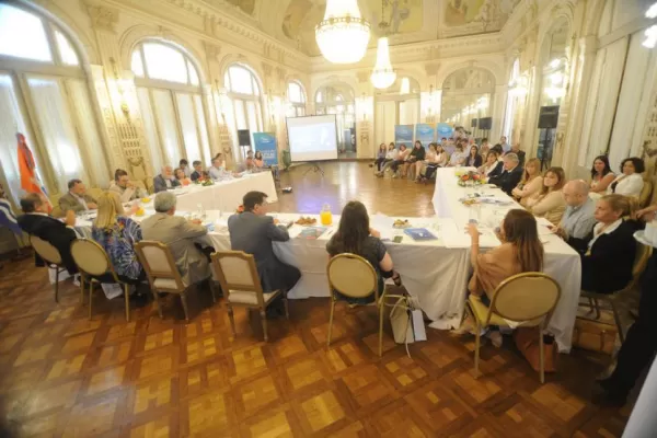 Ministros de áreas sociales exigen más fondos al Gobierno nacional