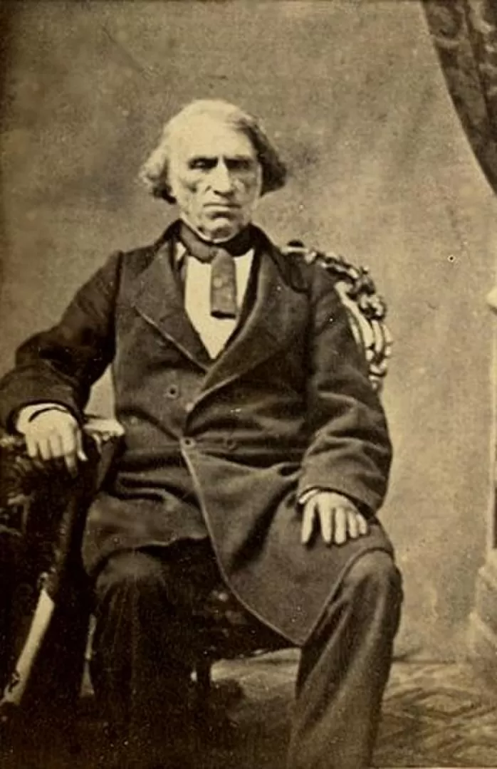 DALMACIO VÉLEZ SARSFIELD.”Los vínculos no están rotos, si nos reunimos todos para enterrar a nuestros grandes muertos”. 