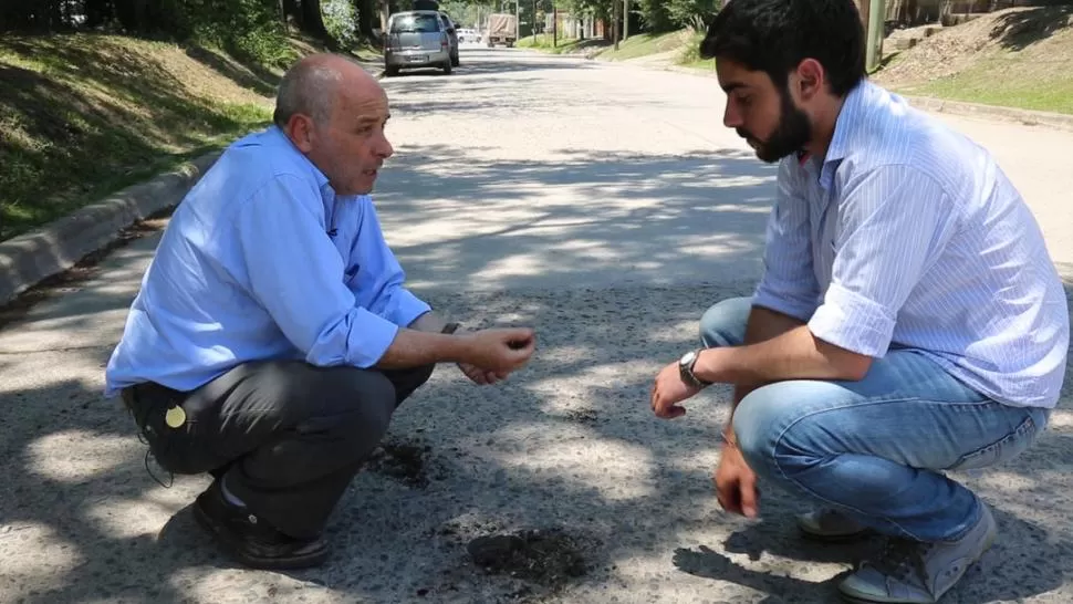 MUESTRA. Ferroni, funcionario del municipio, explicó presuntos problemas. la gaceta tv / foto de matias quintena 