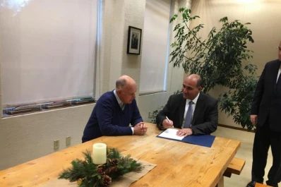 Manzur acordó trabajar en una agenda conjunta con el gobernador de California