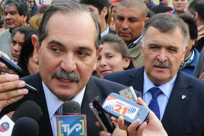 Denuncian a Jaldo, Alperovich y Toledo por las irregularidades en el pavimento de Yerba Buena