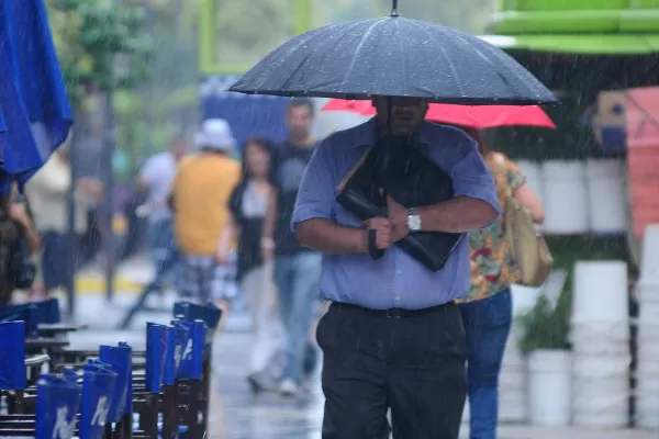 Renovaron la alerta por lluvias y tormentas para Tucumán: cómo estará el tiempo el fin de semana