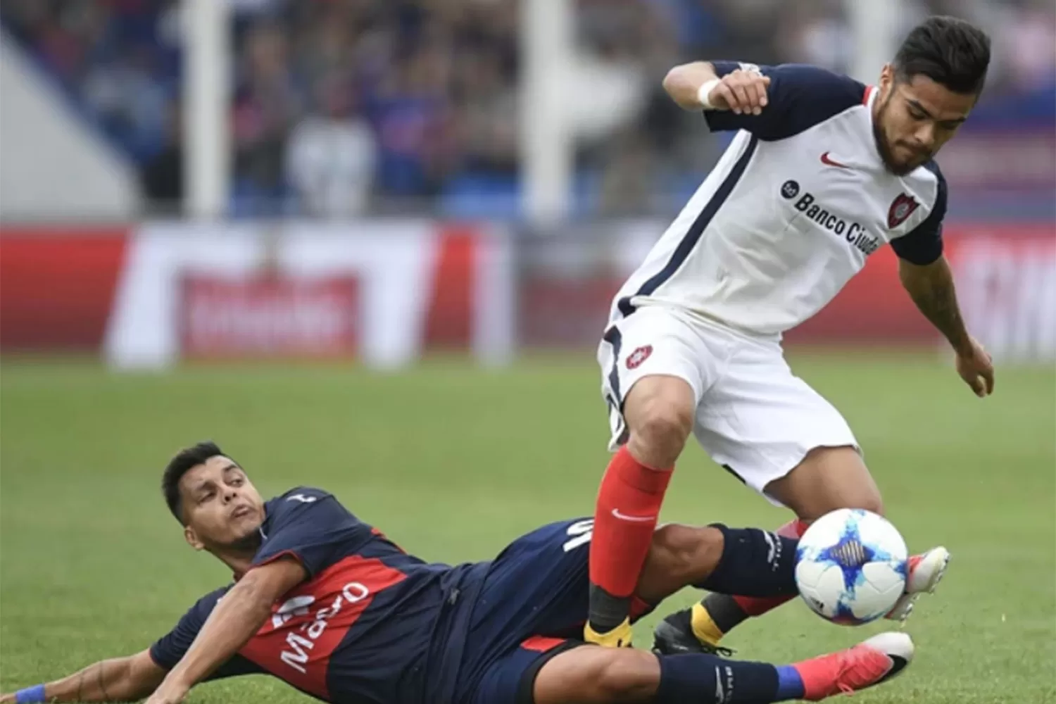 Paulo Díaz marcó el primer gol de San Lorenzo. FOTO TOMADA DE INFOBAE.COM