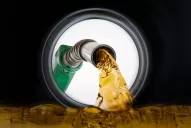 Por el reajuste de los biocombustibles, YPF y Shell aumentan un 6% el precio de sus naftas