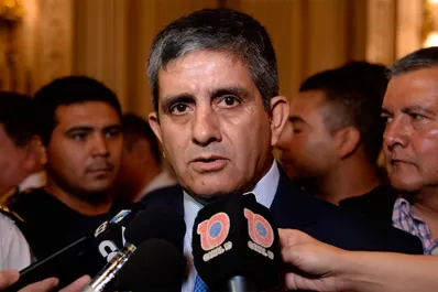 “Que se lave la boca cuando hable de la institución”