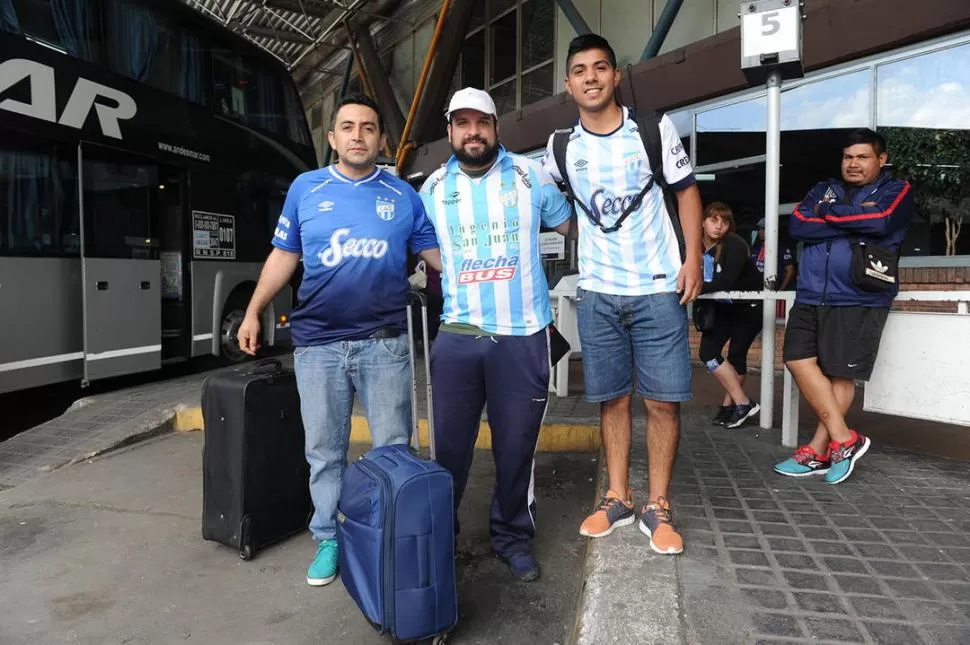 PASIÓN SIN LÍMITES. Guillermo Dieguez -centro- ya está en Mendoza. LA GACETA / FOTO DE FRANCO VERA (ENVIADO ESPECIAL)