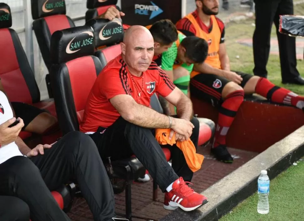 ÉXITO. Hace dos semanas, el Newell’s de Llop le ganó a River, en el Monumental. Scoopnest.com