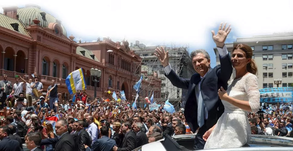  LA LLEGADA. Macri y Awada, con la Rosada de fondo.