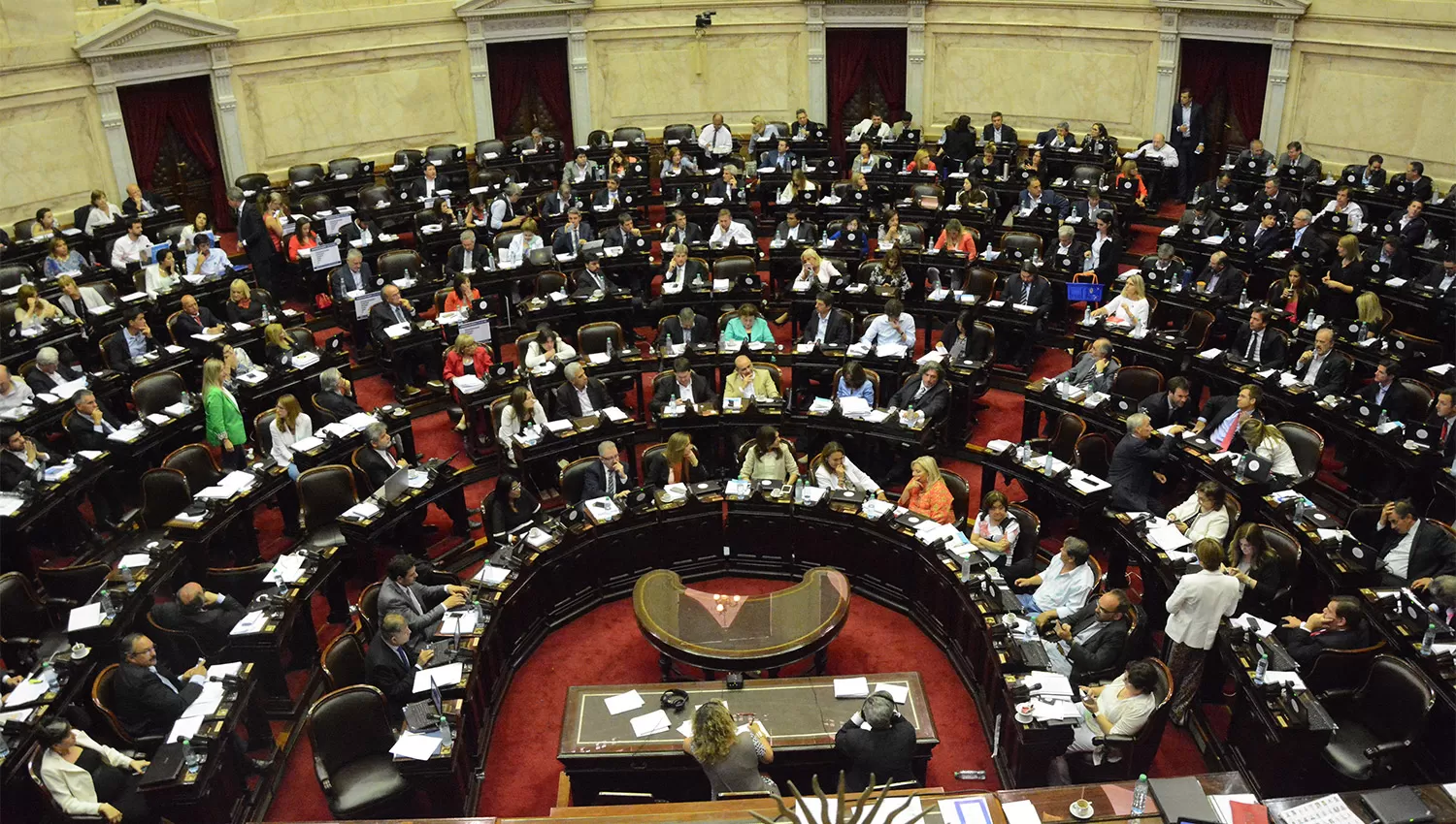 DEBATE MARATÓNICO. La sesión comenzó minutos después de las 14 del lunes. TÉLAM