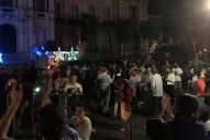 En plena madrugada realizaron un cacerolazo en Tucumán en contra de la reforma previsional