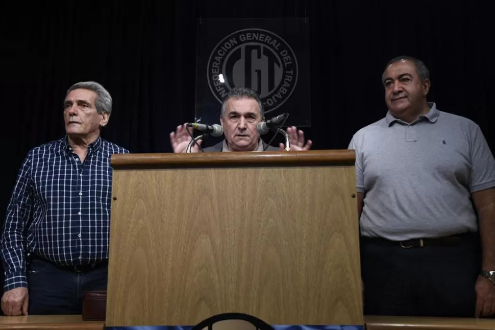 TRIUNVIRATO CUESTIONADO. Acuña, Schmid y Daer quedaron en el foco de la tormenta. UTA le dio la espalda al paro y Lingieri tomó distancia de la CGT. telam