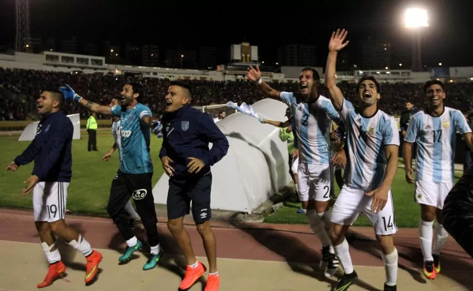 INOLVIDABLE. La celebración se remite al histórico triunfo sobre El Nacional, de Ecuador. Atlético va por más historia. reuters