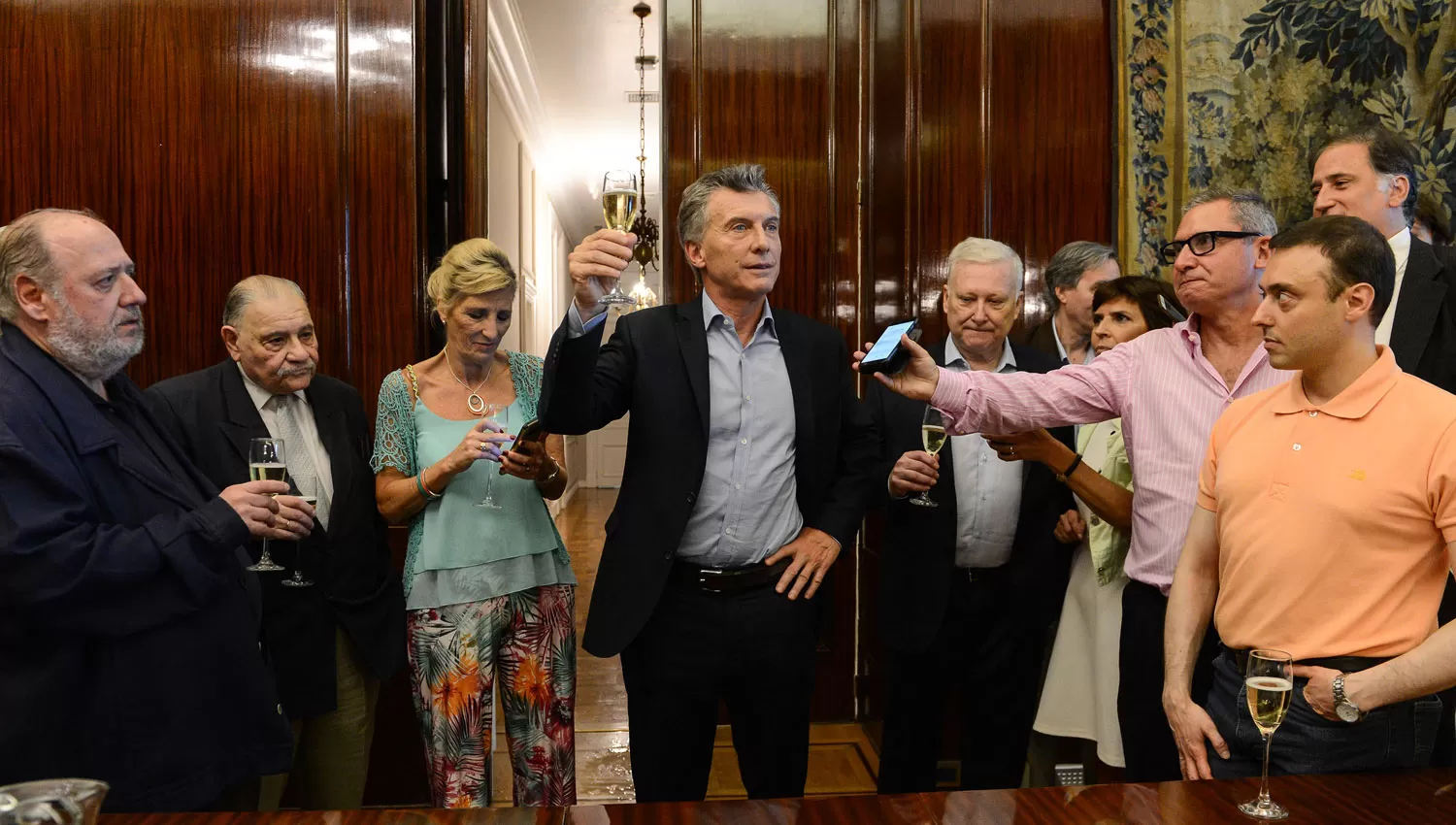 BRINDIS. El presidente, durante el saludo a los periodistas. TÉLAM