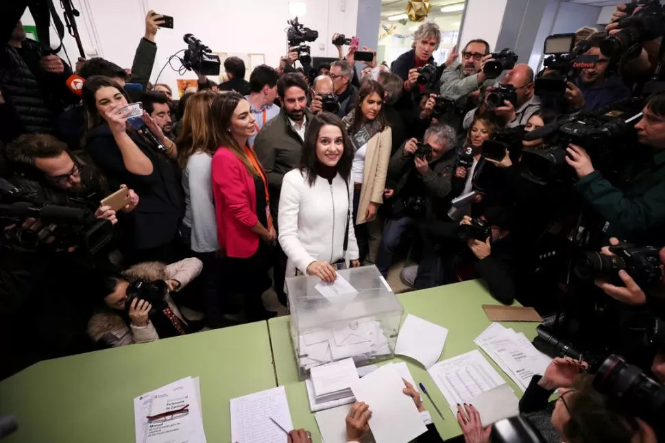 POR LOS QUE ESTABAN CALLADOS. Arrimadas representó a los catalanes que están en contra de la independencia. Reuters