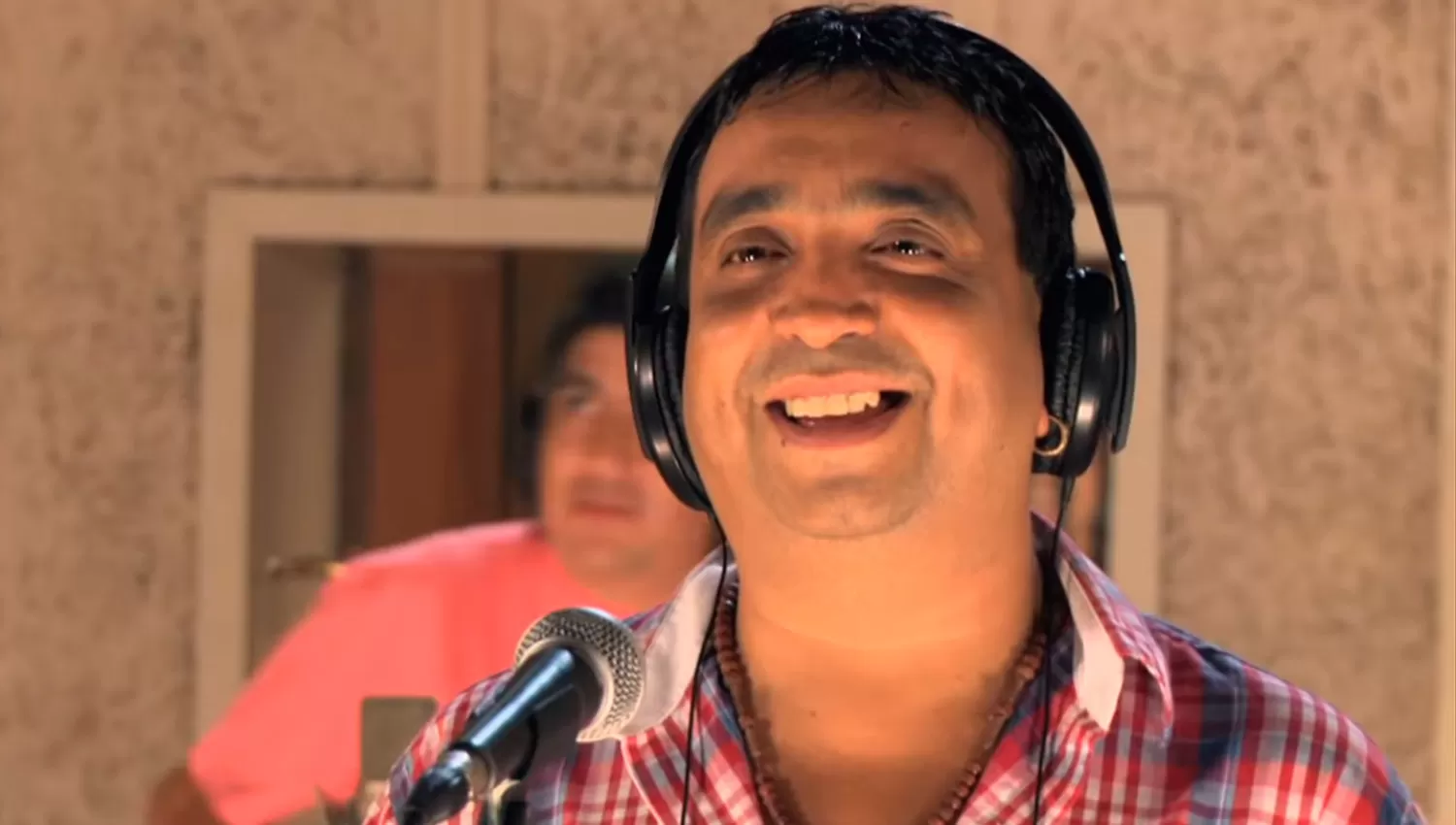 NUEVA LUNA. El cantante Chino González fue hallado sin vida por su pareja.