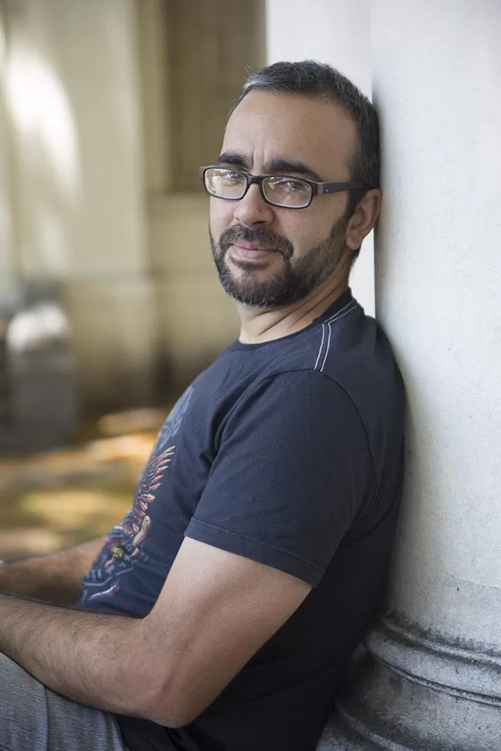 FRAGMENTARIA. La novela de Koch sucede en varios tiempos narrativos. revistakunst.com