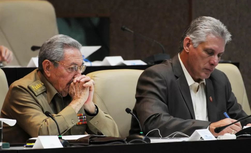 DÍAZ-CANEL. Es a quien más se menciona para suceder a Castro. Reuters