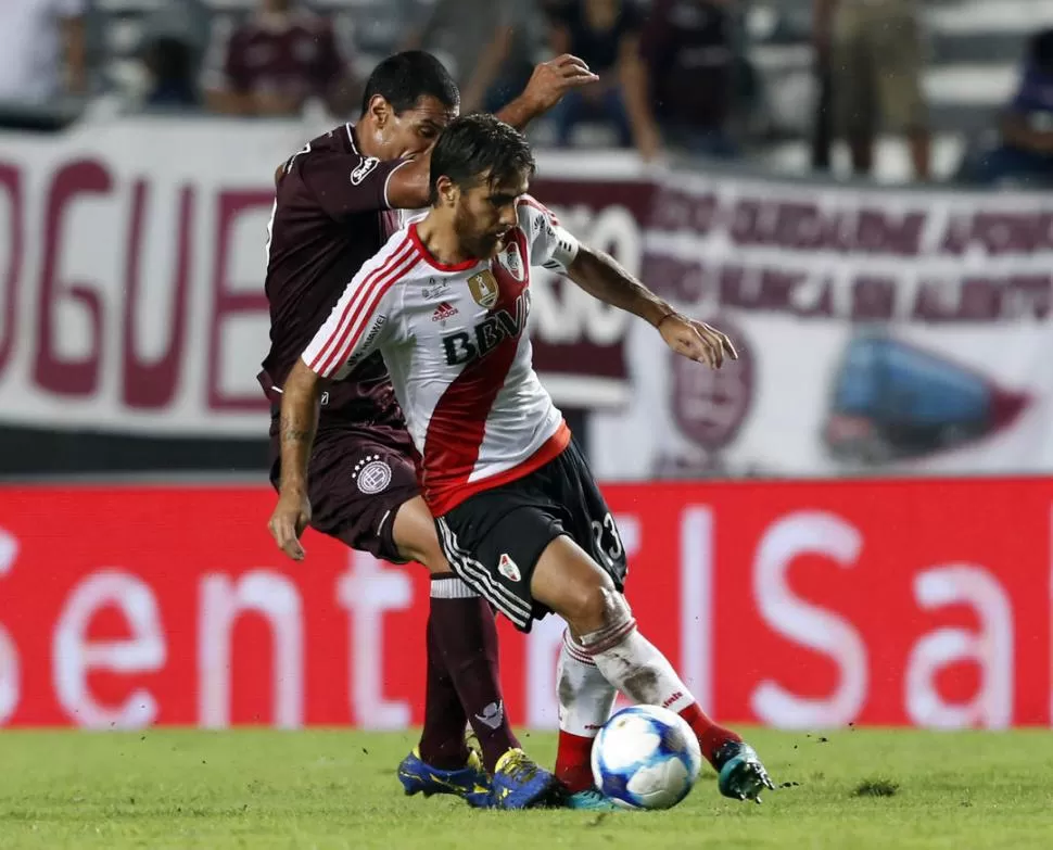 ANTECEDENTE. En la última final de la Supercopa Argentina, Lanús derrotó a River. DyN (archivo)
