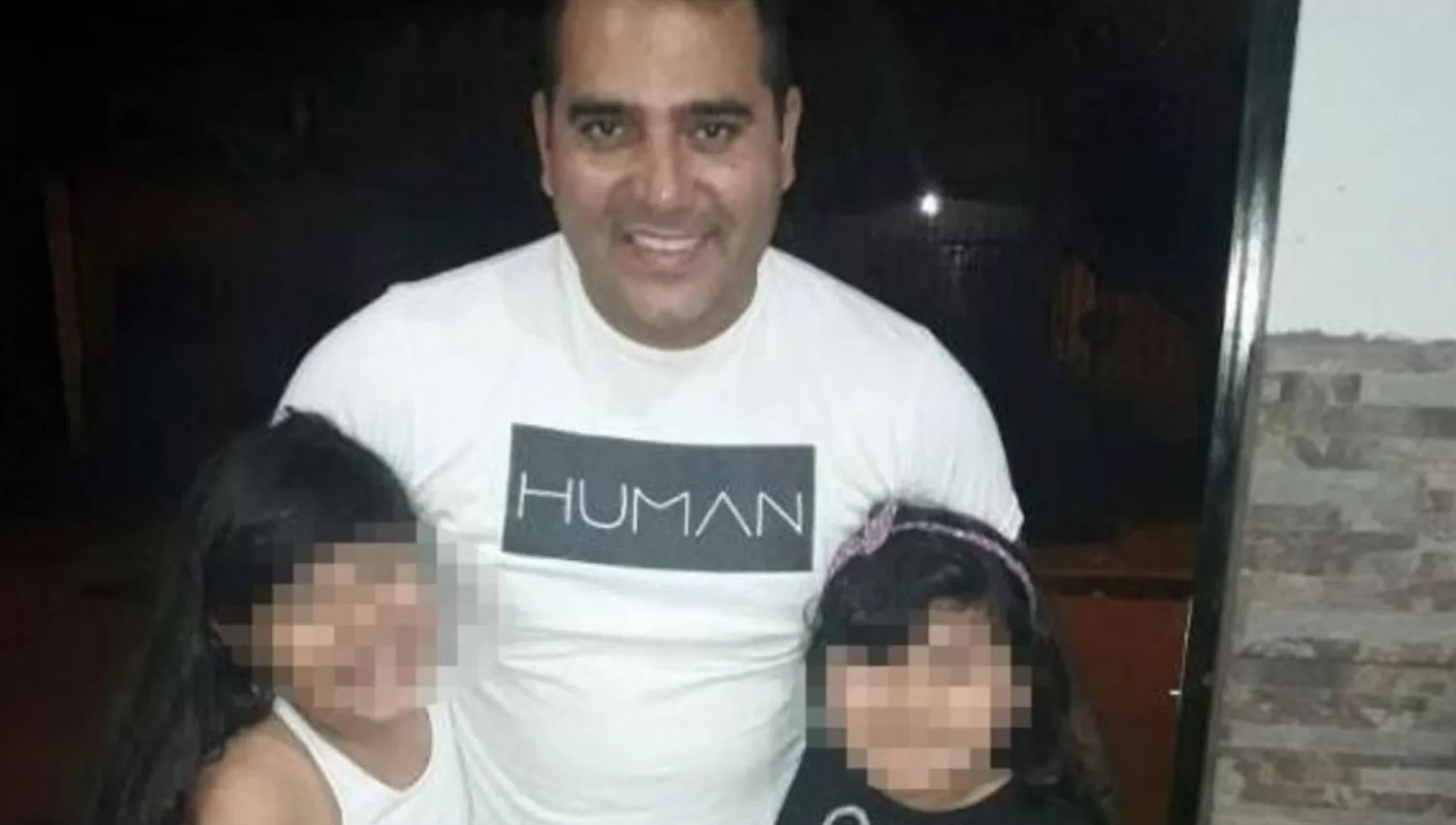INSEGURIDAD. El hombre estaba probando el cuatriciclo que le había comprado a su hijo por la Navidad.

