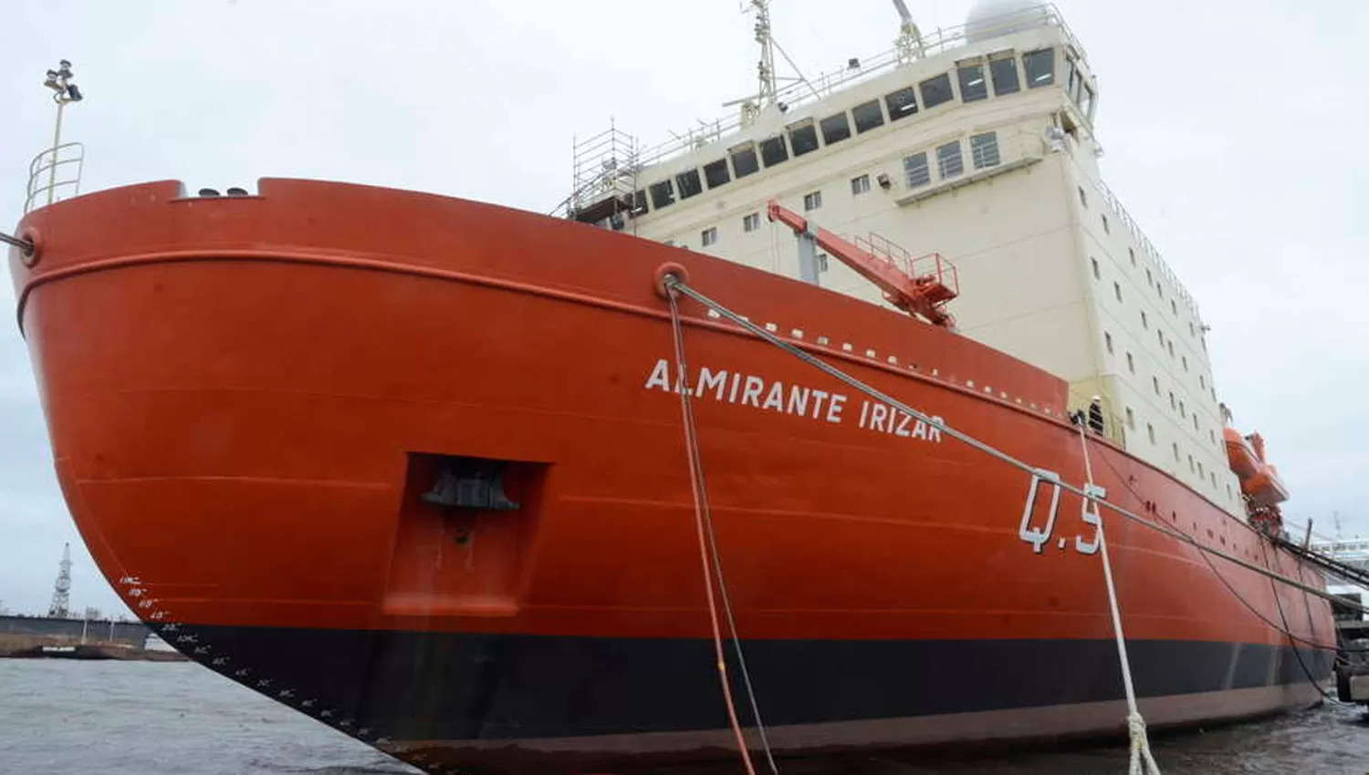 ALMIRANTE  IRIZAR. El buque está a punto de volver a zarpar. FOTO TOMADA DE CLARIN