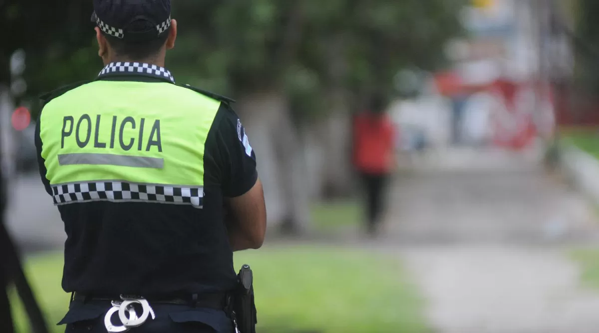 Investigan si policías están involucrados en un asesinato