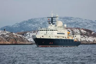 Cinco buques sostienen la búsqueda del submarino ARA San Juan